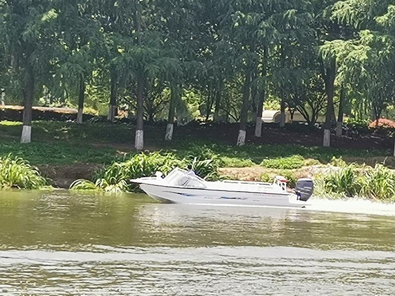 合肥執(zhí)法艇，快艇